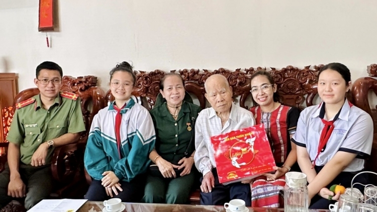 Kơdră chĕp kơ̆l dêh char Dak Lak năm ngôi, asong tơmam ăn khŭl lĭnh so vang iung tơblăh Điện Biên Phủ