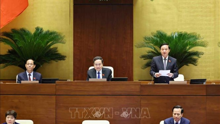 PR’HỌP G’LÚH 7, QUỐC HỘI KHOÁ 15: PRÁ XAY DỰ THẢO LUẬT BẢO HIỂM XÃ HỘI (BHR’LẬ)