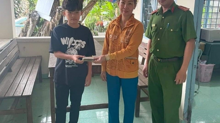 ពត៌មាន ម៉ោង​ ៦