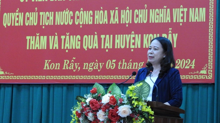 Pô mâo klei dưi  Khua lăn čar Võ Thị Ánh Xuân nao čhưn, mđup brei mnơ̆ng kơ gŏ sang knŭk kna dlăng ba, gŏ êsei ƀun leh anăn phung hđeh ti Kon Tum 