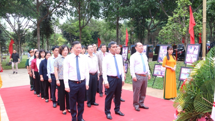 Kruanh rđău kan n’gor Gia Lai n’hơr kao nkah gĭt n’hanh tât khâl rnăk Anh hùng Núp