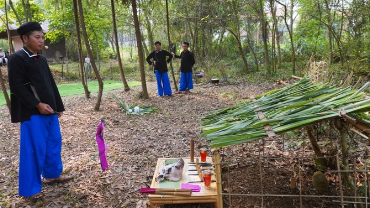 MÒN ĐÂY CHANG LẸ NGẦƯ FẠ PHÂN CÚA CẦN LÔ LÔ ĐĂM