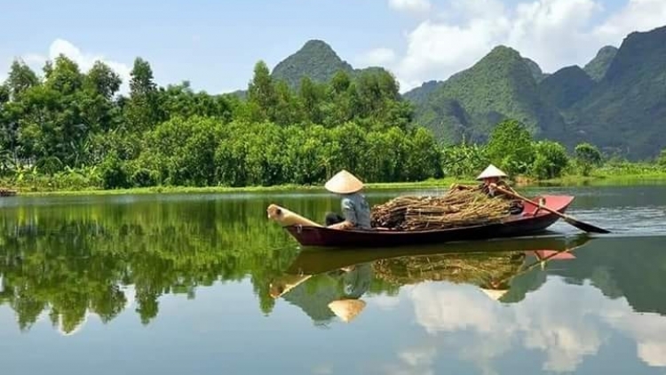 TIẾNG HÁT BÊN DÒNG SÔNG 