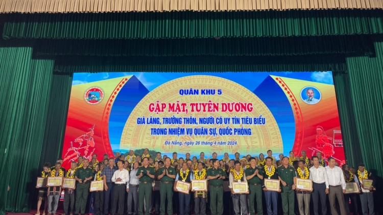 XA NAY BH’RỢ ÂNG T’COOH BHƯƠL, MANUYH VÊY BẤC NGAI CHẮP