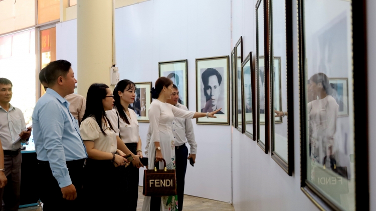 Sơnđờm mut lơh dơ̆ Ràng tơlik rùp Wa Hồ niam ngan rlau jơh mat Wa Hồ dê tàm càr Dăk Lăk