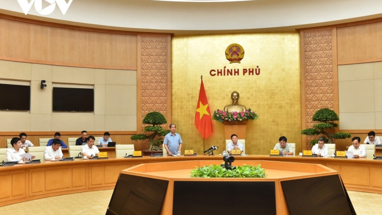 Groi Thủ tướng Lê Thành Long rƀŭn đah ăp rmôt kan mpeh nau ƀư rơh thi Tốt nghiệp THPT năm 2024