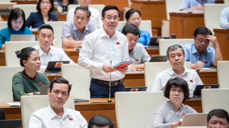 Khua mua pơ ala mơnuih ƀôn sang bơkơtuai lu bruă hơmâo ƀing ruah khua lăp đing nao