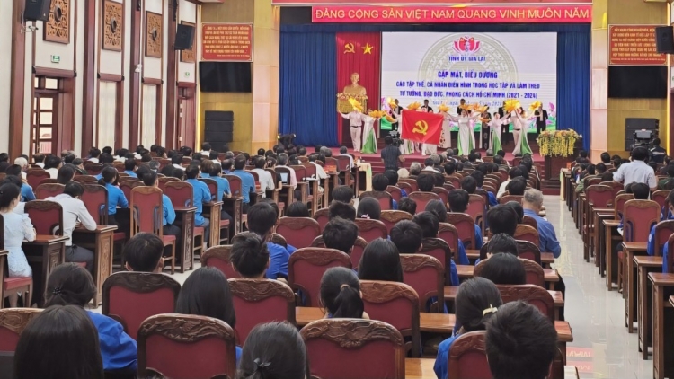 Sơnăm mơlôh Gia Lai hŏk pơhrăm kiơ̆ nơ̆r Ƀok 