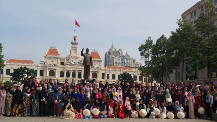 TAOM MBAOK DOM URANG JAKAR, DOM URANG KUMEI CAM ISLAM DI TUK UAN HAREI RAYA IDIL ADHA THUN 2024 (LAC 1445 SAKA ISLAM)