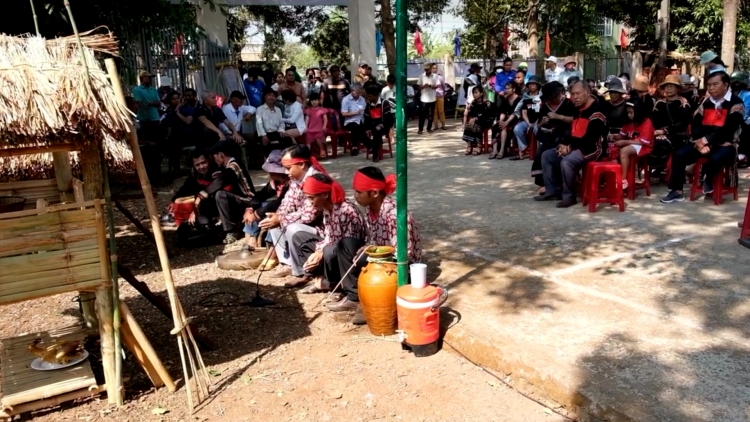 Xối pâ kong mêi dêi mơngế Rơđế a pơlê kong kơdrâm Ƀuôn Ma Thuột, Dak Lak