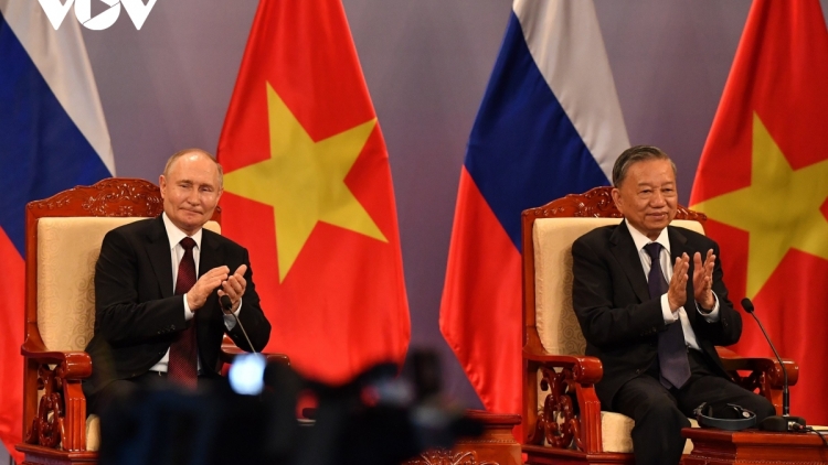 Kơdră teh đak bơ̆n, ƀok Tô Lâm păng Kơdră tơm teh đak Nga Putin tơƀâp Kơdră chĕp kơ̆l dôm Khul jang tơbôl Việt - Nga păng đe sinh viên hŏk tơ̆ teh đak Nga sơ̆