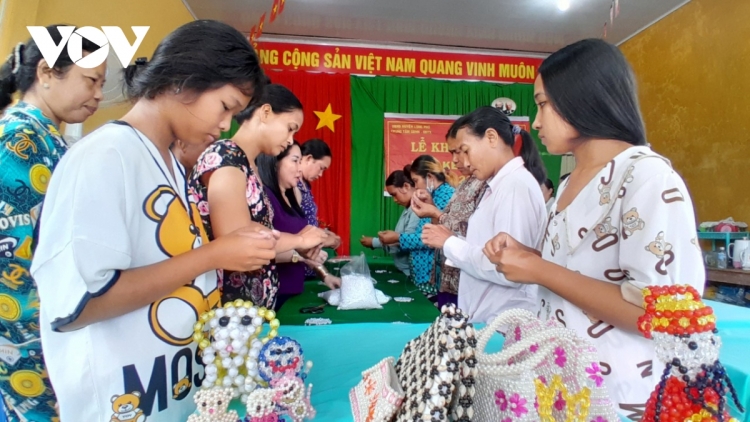 ប្រសិទ្ធភាពនៃការងារបណ្តុះបណ្តាលរបរជូនពលករជនបទនៅខេត្តសុកត្រាំង