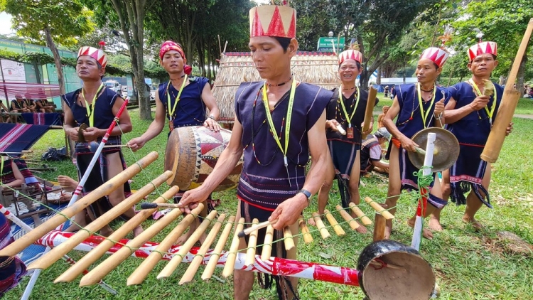 Hát giữ rẫy