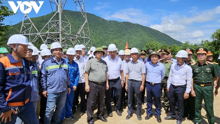 Thủ tướng pôk pơ ư dôm anih jang hơdrin bơ̆jang chô̆ trong tơley 500 kV mạch 3