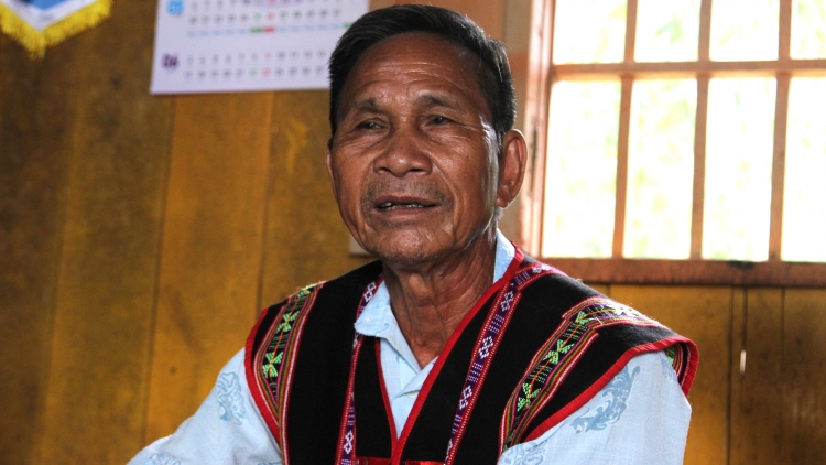 Hơtŏk hơnăp jang đơ̆ng đảng viên, bơngai đei bưng ai mưh bơ̆ jang tơdrong jang tơm kơ teh đak