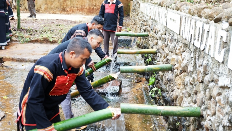 Dŭm klei čih: Lar bra bruă ngă jăk, brei kơ pô mkăn ăt jing djă pioh kơ pô