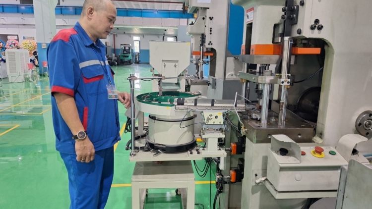 Tơkŭm mơdêk, bro nếo 3 ivá mơdêk khôi hmâ