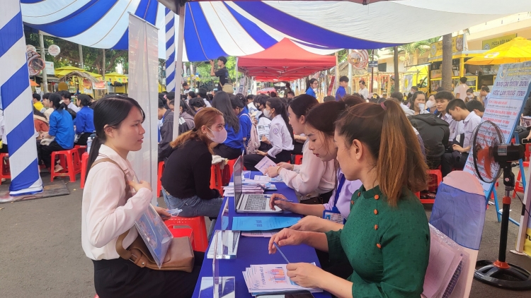 Pro pơhôi tơdroăng rah xo mơngế pêi cheăng laga khu tê mơdró xuân ôh tá ai tŭm mơngế pêi cheăng