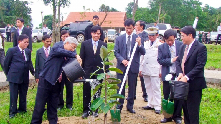 LOOM LUÔNH ĐHANUÔR MIỀN TRUNG LÂNG TỔNG BÍ THƯ NGUYỄN PHÚ TRỌNG