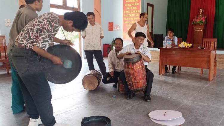 PA CHOOM BH’RỢ N’ĐHƯƯNG, N’TOONG CHIING CH’GÂR HA ĐHANUÔR CHR’VAL KÀ DĂNG, ĐÔNG GIANG