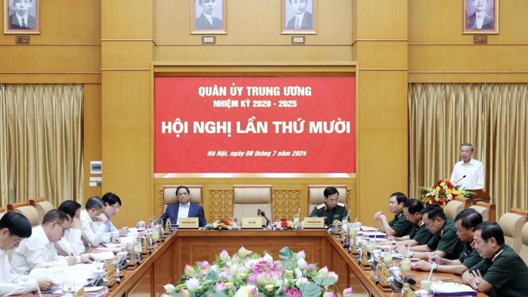 Kruanh dak Tô Lâm n’hanh Thủ tướng Phạm Minh Chính râng tâm nchră Quân ủy Trung ương