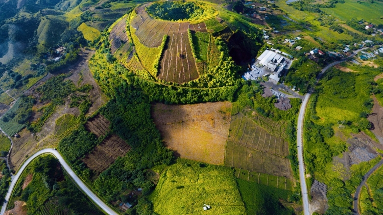 Tŭ yap anăp knăl kdrăn ƀăng k’ưp čư̆ pui UNESCO Dak Nông gưl tal 2 