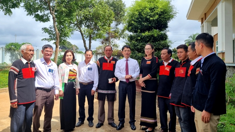 Tây Nguyên sền gròi lơh jăt broă dong kờl kòn cau