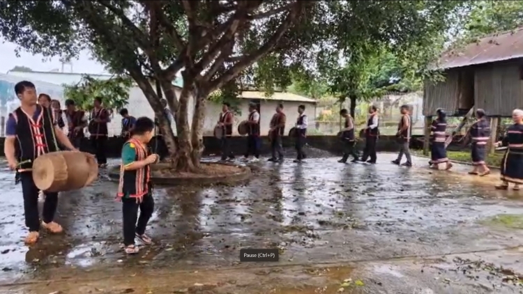 Mnuih ƀuôn sang Lăn dap kngư tông čing klei čang ênuh kơ Khua gĭt gai Đảng Nguyễn Phú Trọng