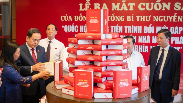 Kruanh Quốc hội Trần Thanh Mẫn leo rơh mbơh tơih ndrôm săm ƀŭt bâh Tổng Bí thư Nguyễn Phú Trọng 