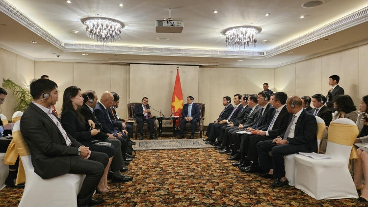 Thủ tướng Cíñ phủ ồng Phạm Minh Chính wă kwang đơng lam bồ tập đoàn khà dùl lơgar Ấn Độ dê  