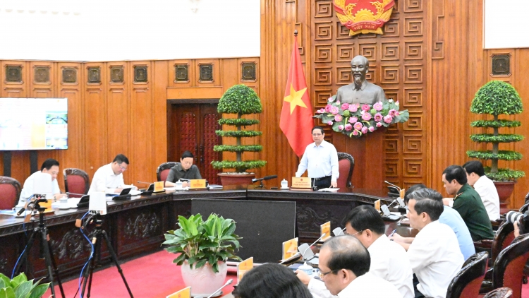 Khua knŭk kna Phạm Minh Chính kiă kriê brei bi leh pral êlan klei pui kmlă 500 kV kdrêč gan dŭm čar Hưng Yên truh Hà Tĩnh 