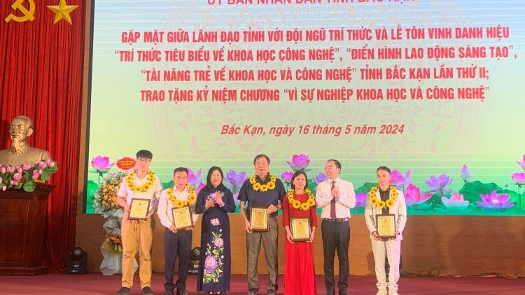 Nông Hồng Minh - manứih p’niên bhriêr ta bách đắh khoa học cóh k’coong ch’ngai Bắc Kạn