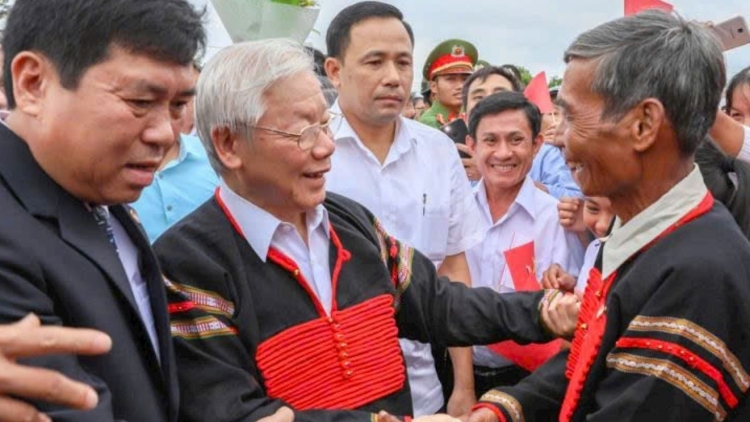 Tây Nguyên kah ưn ngài Tổng Ƀí thư ồng Nguyễn Phú Trọng