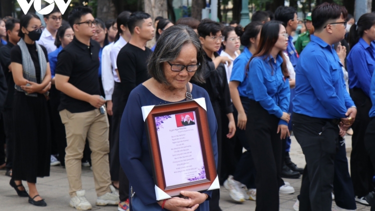 ពត៌មាន​ម៉ោង៦