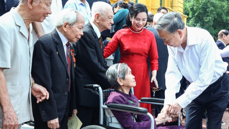 Tổng Ƀí thư, Củ tịc lơgar ồng Tô Lâm tìp măt cau lơh cơng dong broă, sền gàr Wa Hồ 