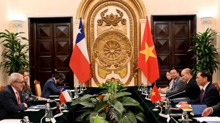 Pôa Bùi Thanh Sơn, ngế xiâm tơpui kâ tơpui ƀă ngế xiâm tơpui kâ Chile