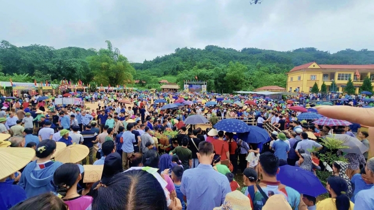 Ngon tô thứ 7 mự 17 căm bườn 8 pì 2024 – Hạng păn côn pày cá pàng hội “ Pay tái” nẳng Yên Bái