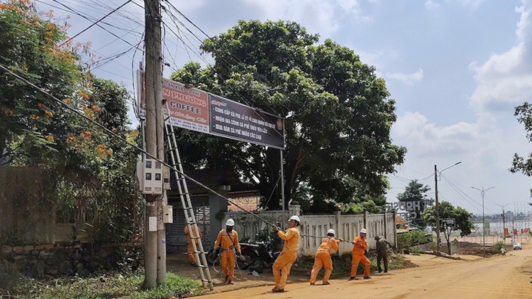 PC Đắk Lắk vang yak hơdai hăm Lêh sầu riêng ‘măng mă II