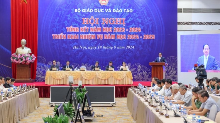 Thủ tướng Cíñ phủ ồng Phạm Minh Chính tus bal Pơrjum Tơn jơh nam bơsram 2023- 2024, lam lơh jăt kơnòl broă nam bơsram 2024- 2025 