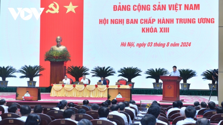 BAN CHẤP HÀNH TRUNG ƯƠNG ĐẢNG KHÓA XIII HỌP ĐĂH BH’RỢ CÁN BỘ