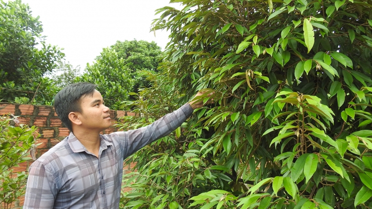 “Kon Tum mơjiâng khu kăn ƀô̆ kuăn ngo vâ mơnhông rĕng, krá tơniăn”