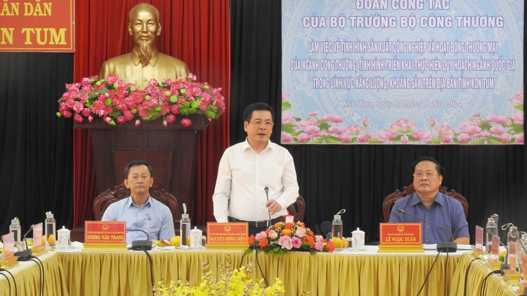 Anih tơm vei lăng găh Kơmăy kơmŏk mơdro sa bơ̆jang hăm kơdră chĕp kơ̆l dêh char Kon Tum