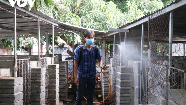 KHÁNH HÒA: ĐHR’NĂNG DƯR VAIH PR’LUH PR’ZUÔH A’ỌC CHÂU PHI, PR’HÂN TIÊM VẮC XIN