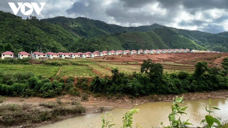 MUY DOANH NGHIỆP PAY 40 TỶ ĐỒNG BHRỢ TÊNG ZR’LỤ ĐHANUÔR ẶT MA MÔNG