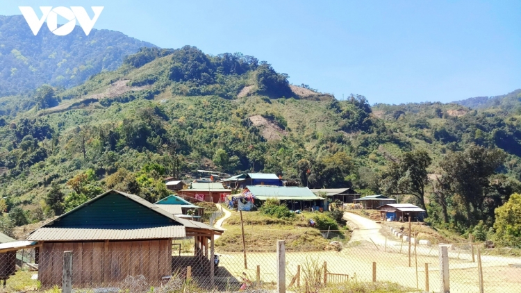 QUẢNG NAM: BHRỢ 5 TỔ BHLÊH LƠI K’ĐHAP K’RA, ĐÂH PAY ĐOỌNG ZÊN K’RONG BHRỢ CÔNG