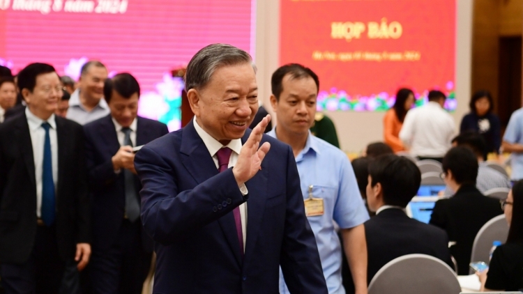 Kwang đơng lam ală Đảng, ală lơgar pơn jăt tai pơyoa sră, hòi điện thoại chờ gờm Tổng Ƀí thư ồng Tô Lâm