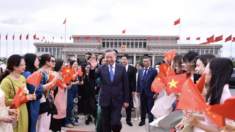 Khua gĭt gai, Khua lăn čar Tô Lâm mjưh ruê̆ jăk siam gưl nao čhưn truh ti China 