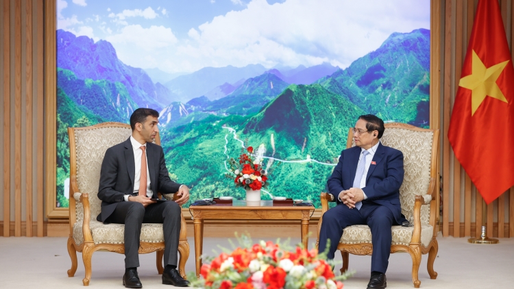 Pôa Phạm Minh Chính, Ngế pro xiâm hnê ngăn tơnêi têa tơdah Ngế xiâm pơkuâ ngăn tê mơdró dêi Khu ngăn cheăng kâ  UAE