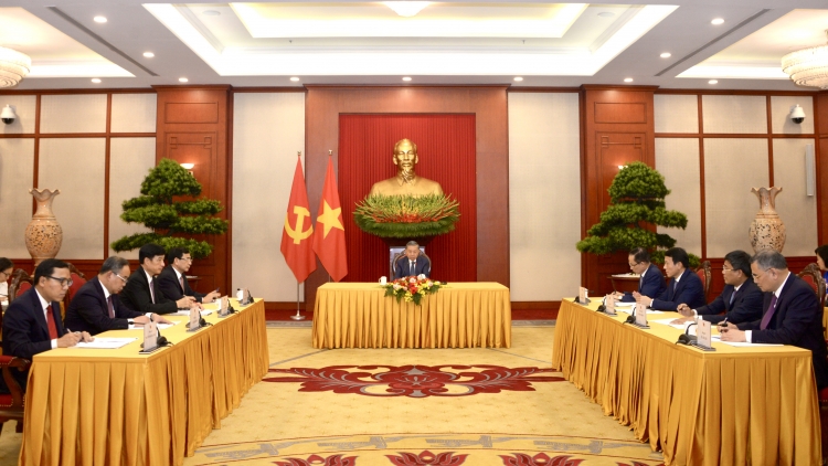 Khua gĭt gai Đảng, Khua lăn čar Tô Lâm bi trông hluê êlan đĭng blŭ hŏng Khua mil čhil Russia Vladimir Putin