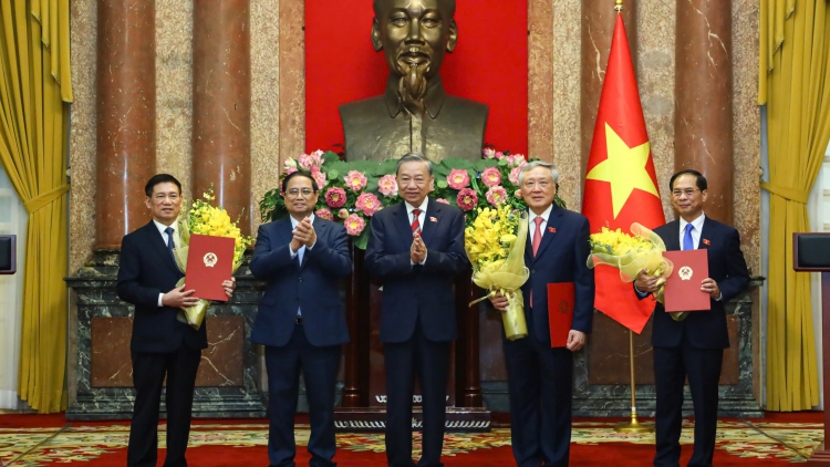 Khua gĭt gai Đảng, Khua lăn čar Tô Lâm jao klei bi mklă 3 čô Kơiăng khua knŭk kna lehanăn2 čô Khua phŭn bruă 